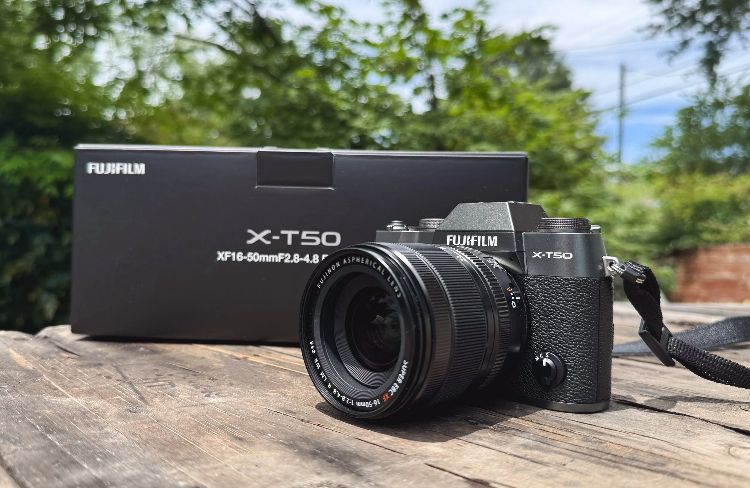 Contax Carl Zeiss 140mm f/2.8 Sonnar T* Lens Review & Sample